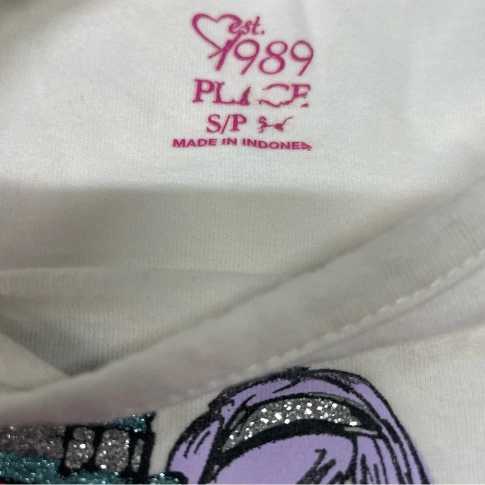 The Childrens Place Girls White Long Sleeve Shopping Friends Graphic Tee Size‎ S